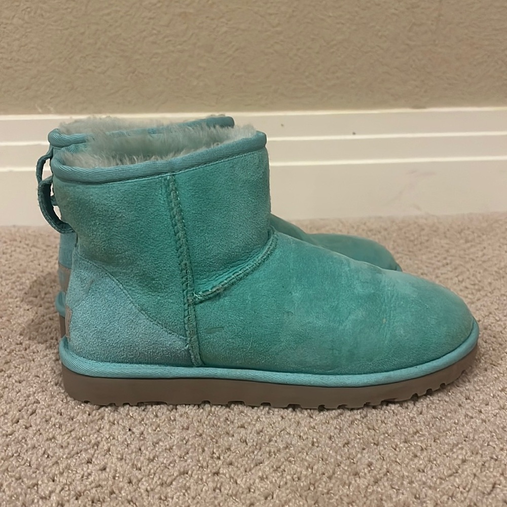 Tiffany Blue short, UGG boots. Great condition.